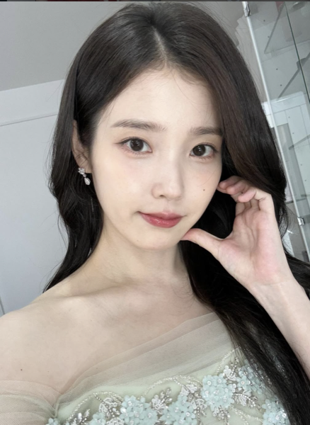 IU